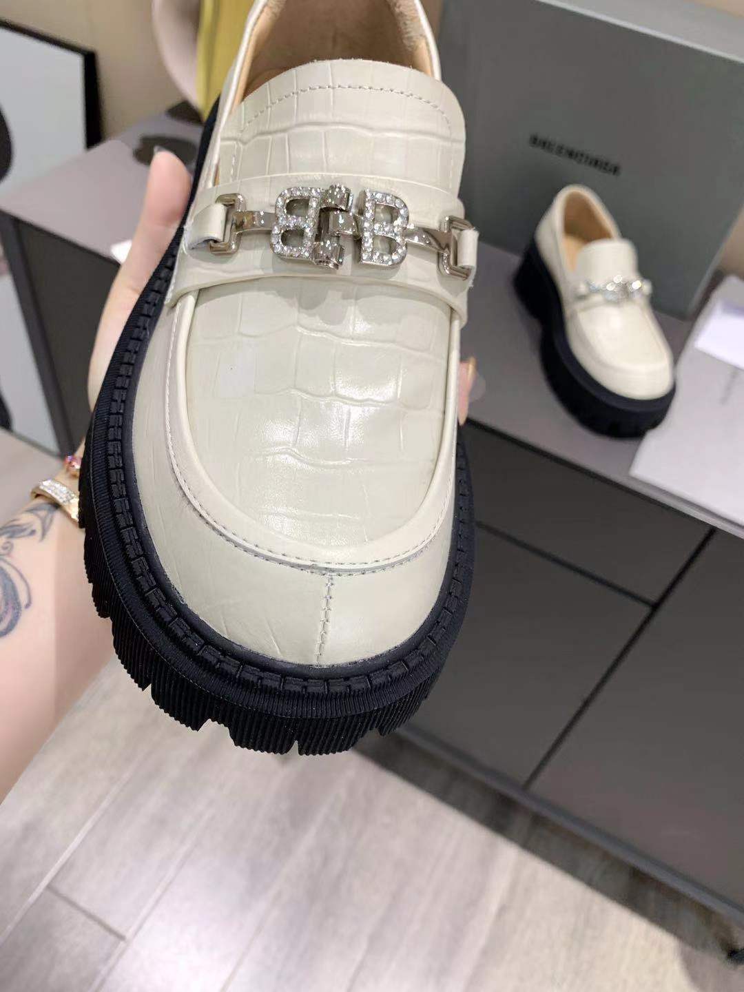 ファッション通販Balenciaga バレンシアガ シューズ 実物の写真 N品スーパーコピー靴代引き可能国内発送後払い安全必ず届く信用できるサイト