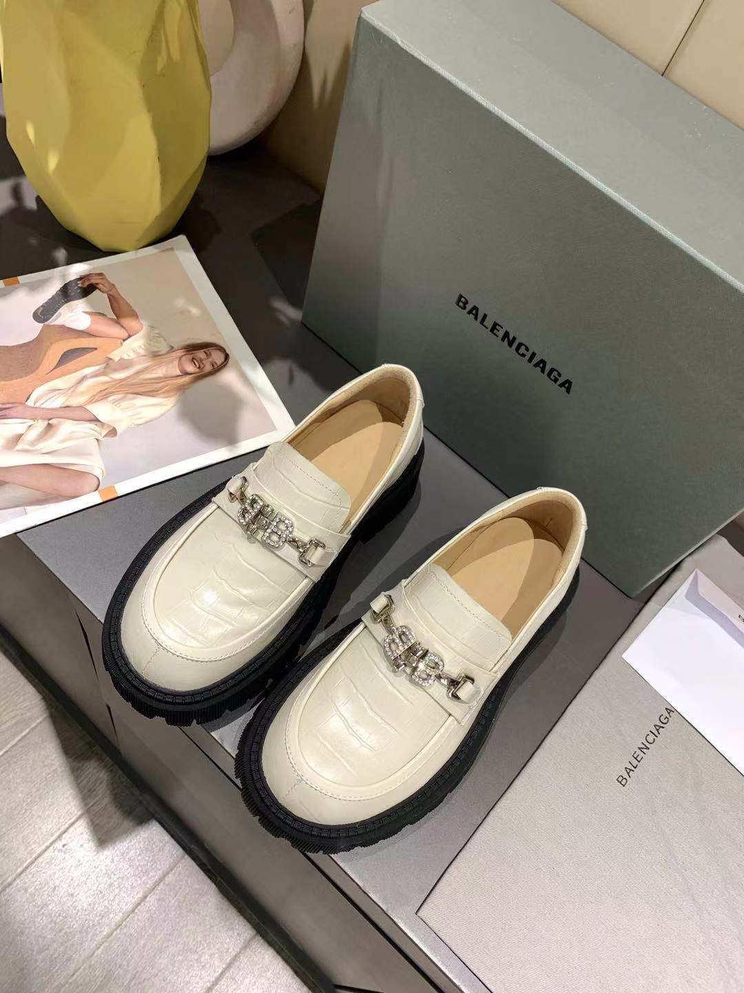 ファッション通販Balenciaga バレンシアガ シューズ 実物の写真 N品スーパーコピー靴代引き可能国内発送後払い安全必ず届く信用できるサイト