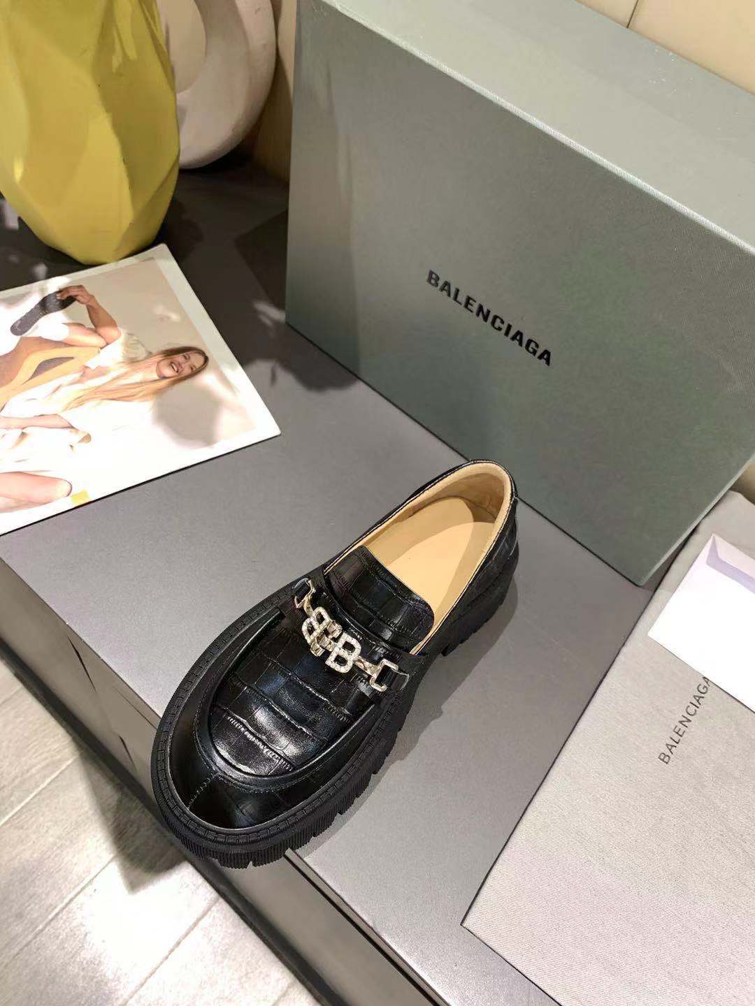 ファッション通販Balenciaga バレンシアガ シューズ 実物の写真 N品スーパーコピー靴代引き可能国内発送後払い安全必ず届く信用できるサイト