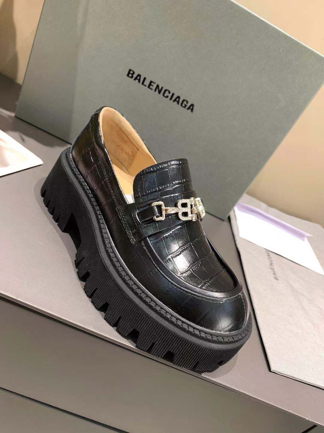 ファッション通販Balenciaga バレンシアガ シューズ 実物の写真 N品スーパーコピー靴代引き可能国内発送後払い安全必ず届く信用できるサイト