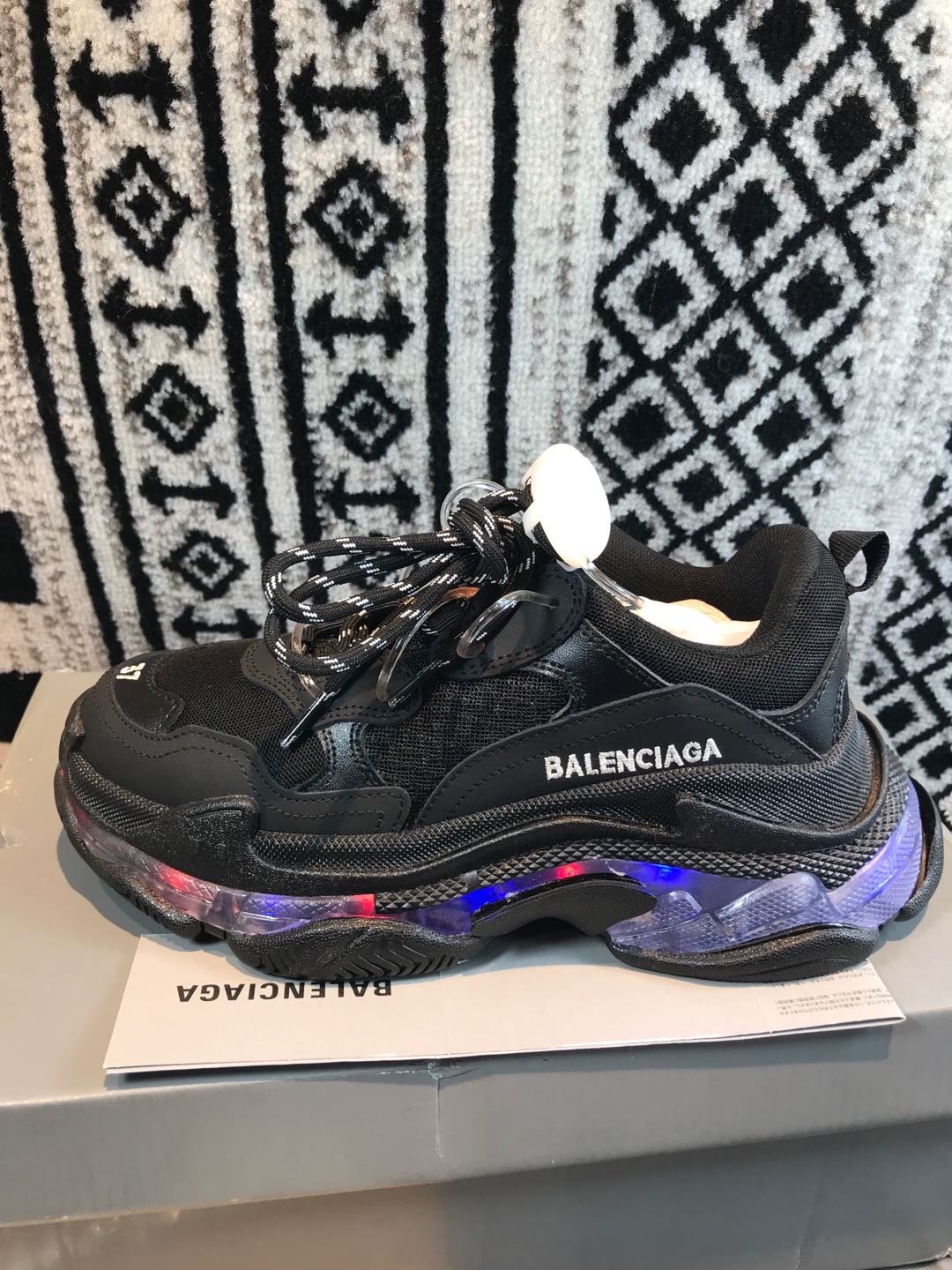 ファッション通販Balenciaga バレンシアガ シューズ 実物の写真 N品スーパーコピー靴代引き可能国内発送後払い安全必ず届く信用できるサイト