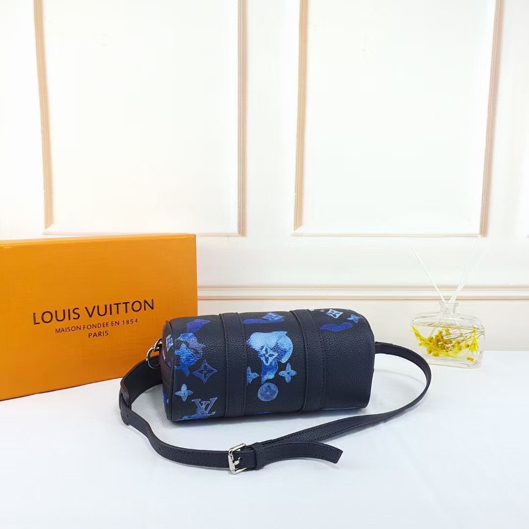 ルイヴィトン Louis Vuitton バッグ 実物の写真  N品スーパーコピー靴代引き可能国内発送後払い安全必ず届く信用できるサイト