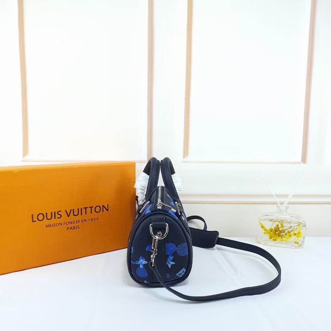 ルイヴィトン Louis Vuitton バッグ 実物の写真  N品スーパーコピー靴代引き可能国内発送後払い安全必ず届く信用できるサイト