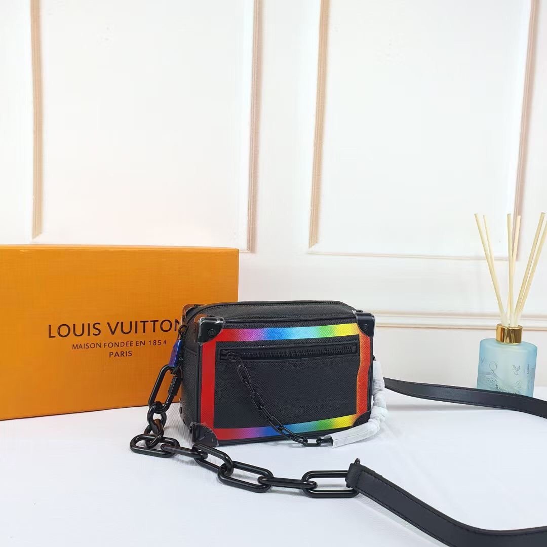 ルイヴィトン Louis Vuitton バッグ 実物の写真  N品スーパーコピー靴代引き可能国内発送後払い安全必ず届く信用できるサイト