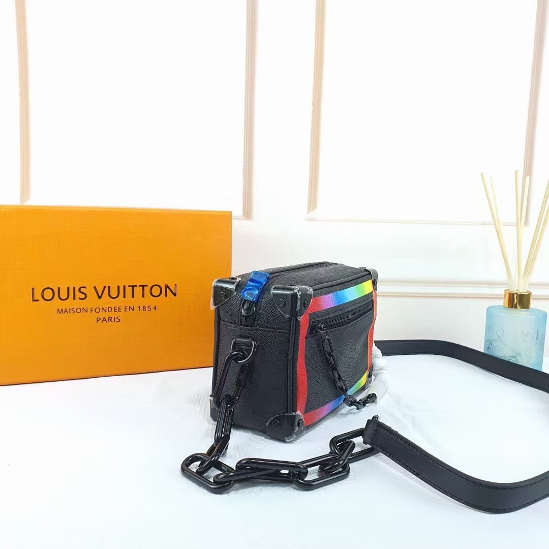ルイヴィトン Louis Vuitton バッグ 実物の写真  N品スーパーコピー靴代引き可能国内発送後払い安全必ず届く信用できるサイト
