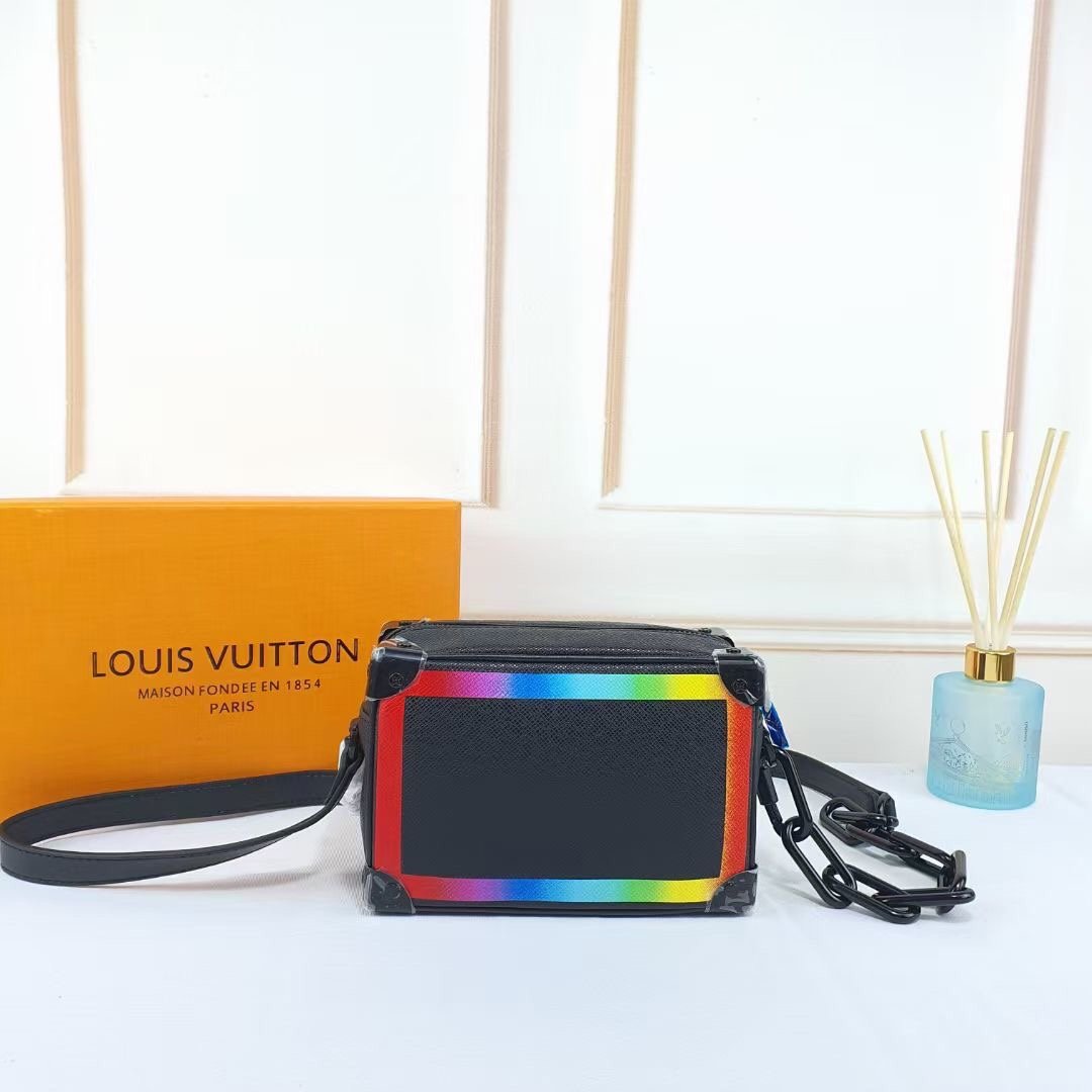 ルイヴィトン Louis Vuitton バッグ 実物の写真  N品スーパーコピー靴代引き可能国内発送後払い安全必ず届く信用できるサイト