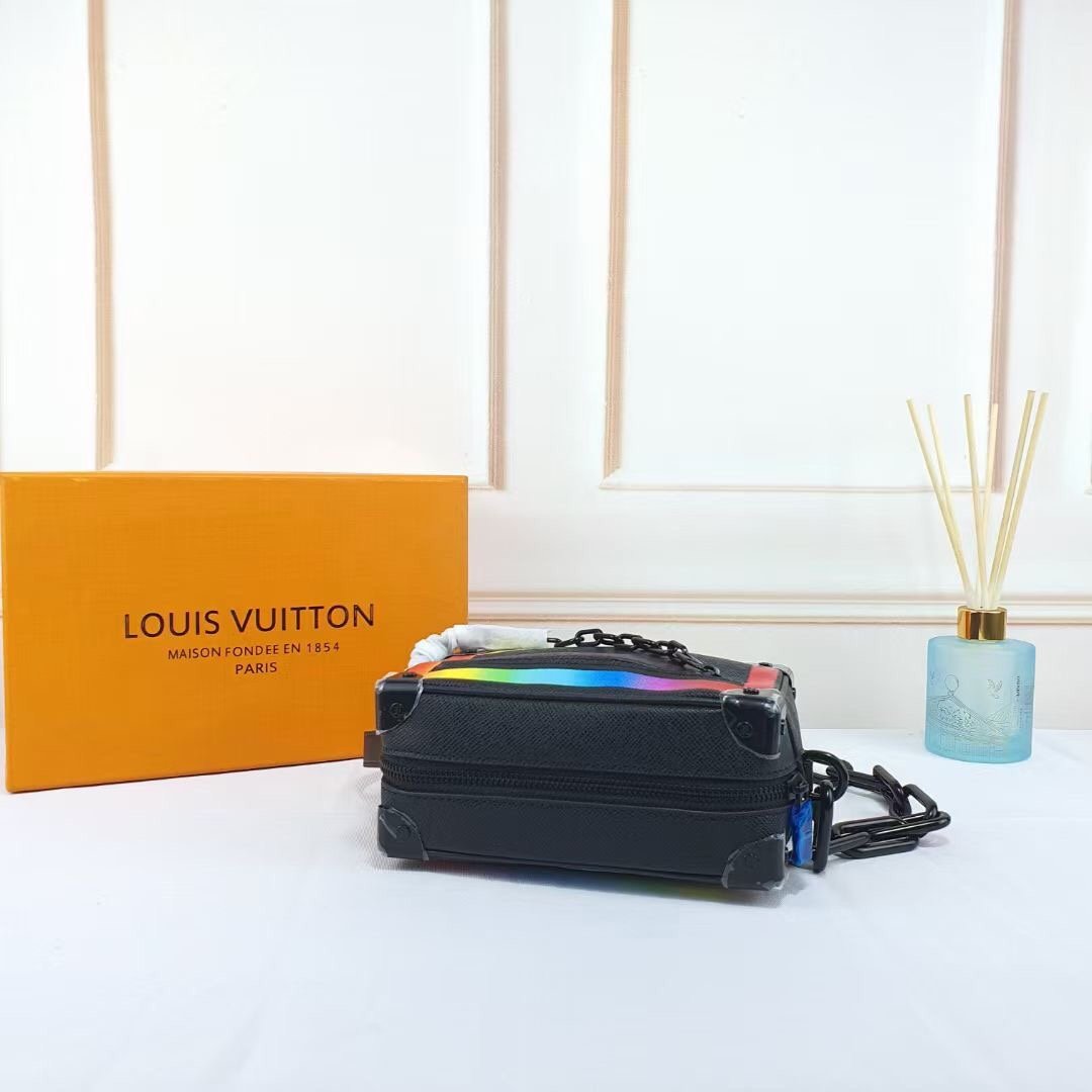 ルイヴィトン Louis Vuitton バッグ 実物の写真  N品スーパーコピー靴代引き可能国内発送後払い安全必ず届く信用できるサイト