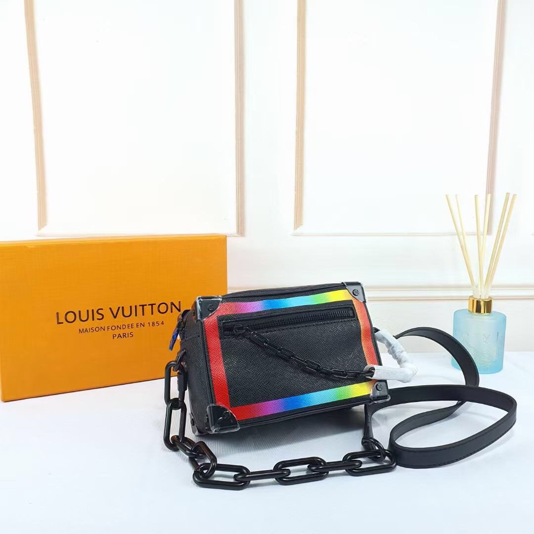 ルイヴィトン Louis Vuitton バッグ 実物の写真  N品スーパーコピー靴代引き可能国内発送後払い安全必ず届く信用できるサイト