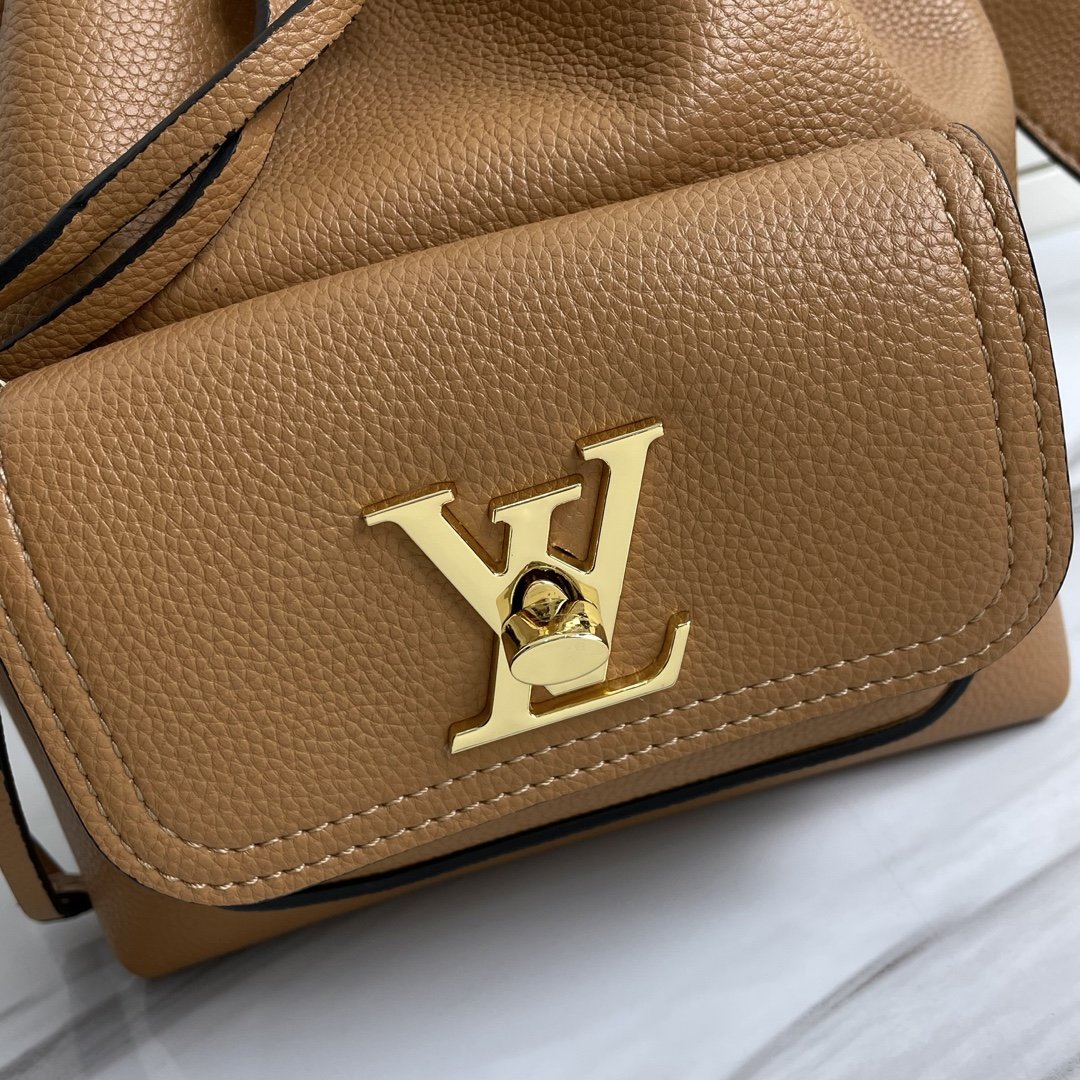 ルイヴィトン Louis Vuitton バッグ 実物の写真  N品スーパーコピー靴代引き可能国内発送後払い安全必ず届く信用できるサイト