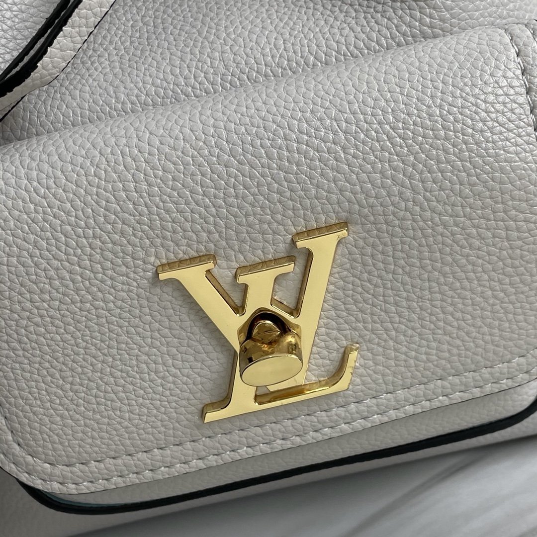 ルイヴィトン Louis Vuitton バッグ 実物の写真  N品スーパーコピー靴代引き可能国内発送後払い安全必ず届く信用できるサイト