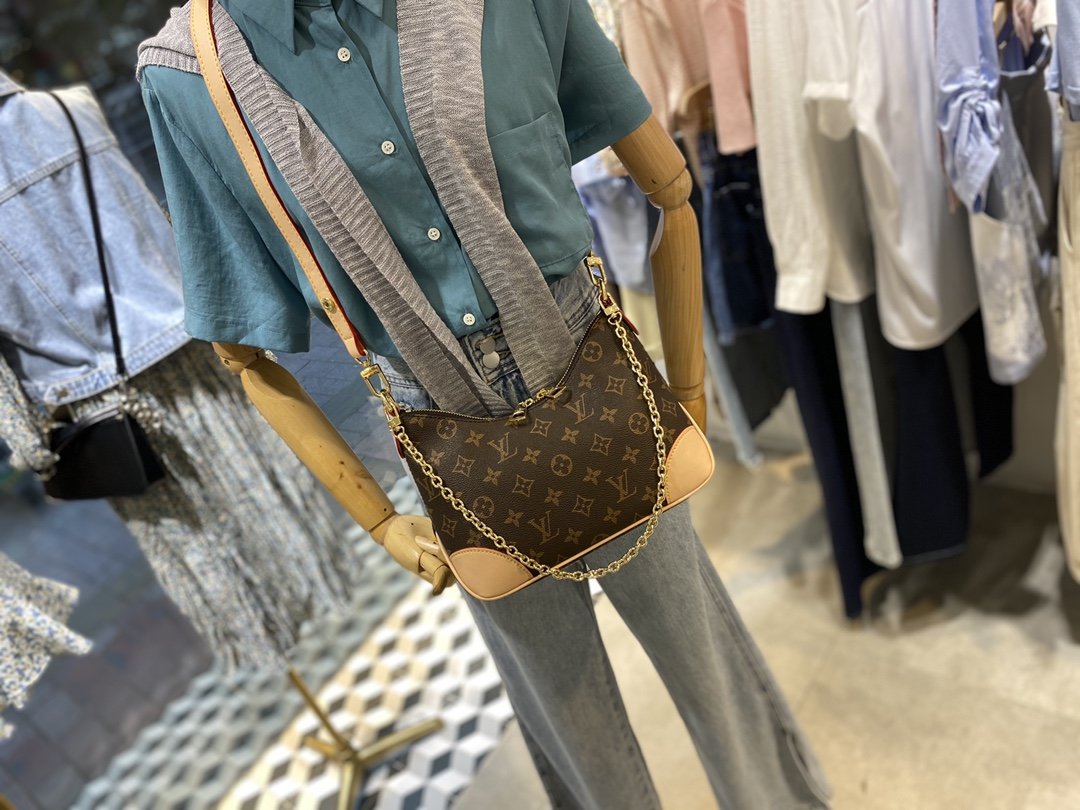 ルイヴィトン Louis Vuitton バッグ 実物の写真  N品スーパーコピー靴代引き可能国内発送後払い安全必ず届く信用できるサイト