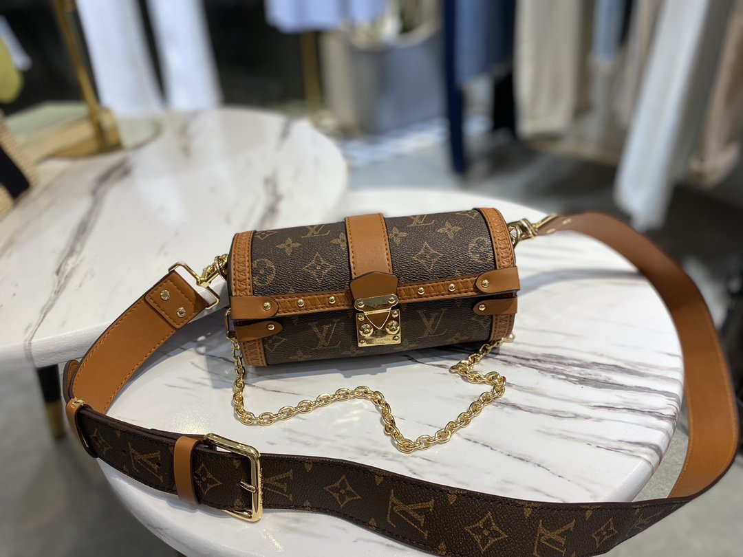 ルイヴィトン Louis Vuitton バッグ 実物の写真  N品スーパーコピー靴代引き可能国内発送後払い安全必ず届く信用できるサイト