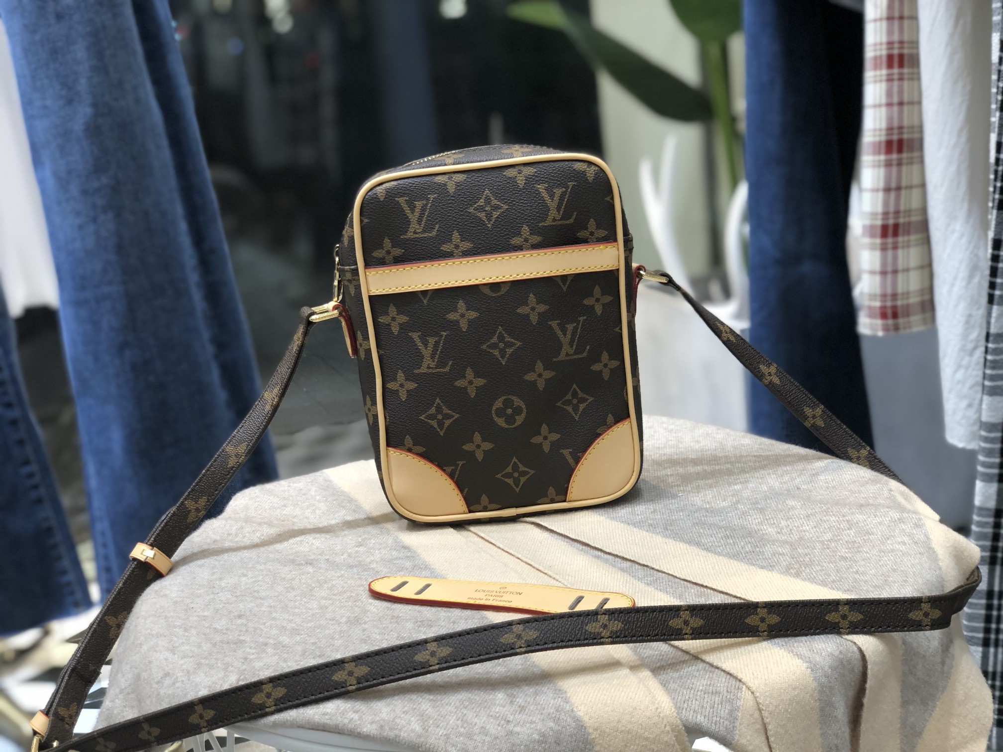 ルイヴィトン Louis Vuitton バッグ 実物の写真  N品スーパーコピー靴代引き可能国内発送後払い安全必ず届く信用できるサイト