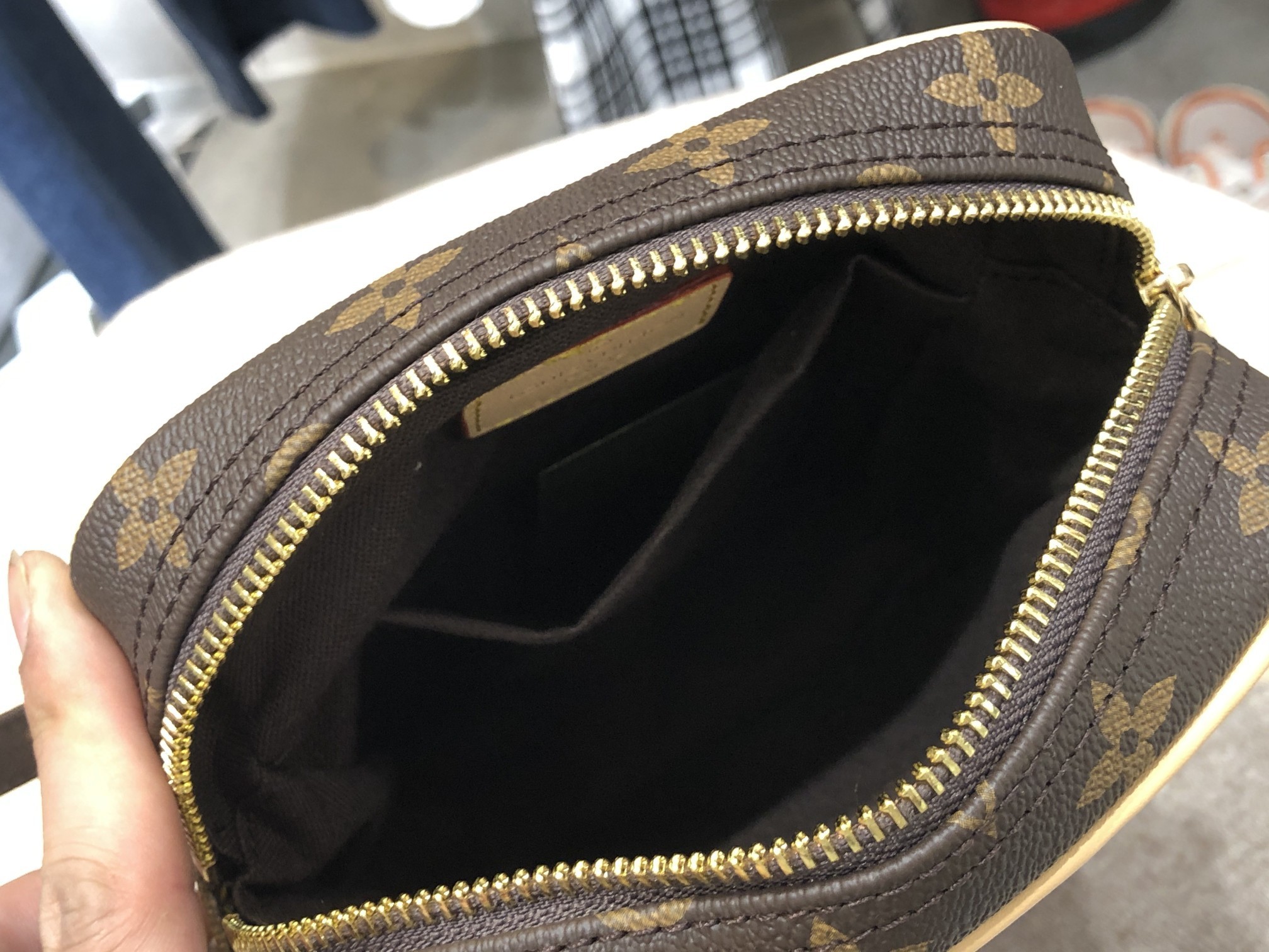 ルイヴィトン Louis Vuitton バッグ 実物の写真  N品スーパーコピー靴代引き可能国内発送後払い安全必ず届く信用できるサイト