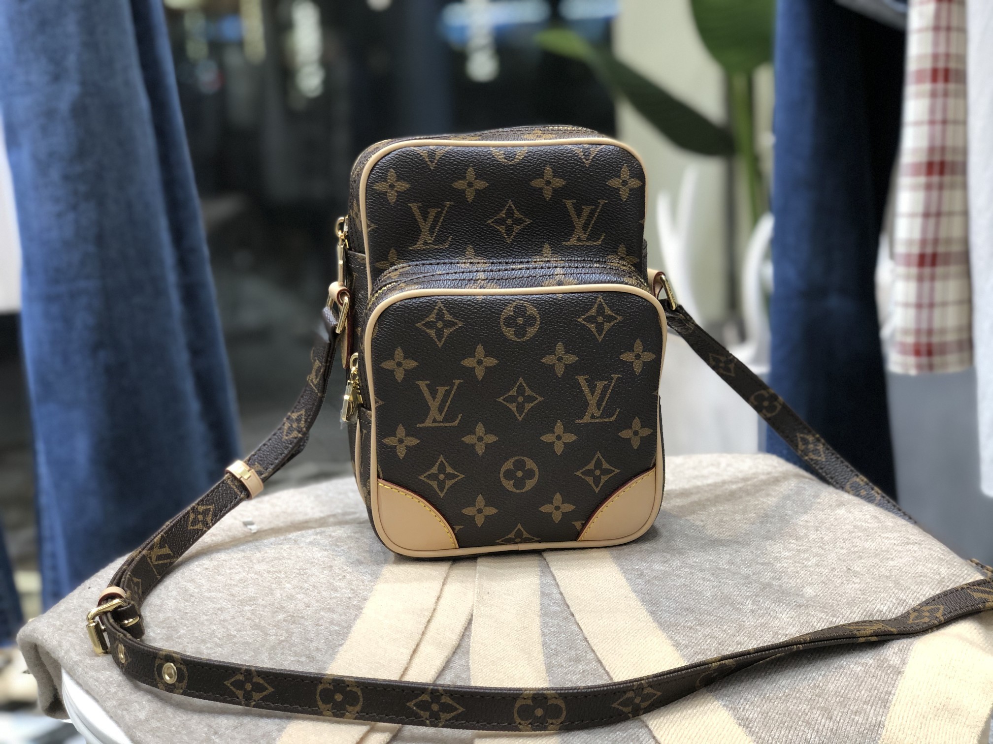 ルイヴィトン Louis Vuitton バッグ 実物の写真  N品スーパーコピー靴代引き可能国内発送後払い安全必ず届く信用できるサイト