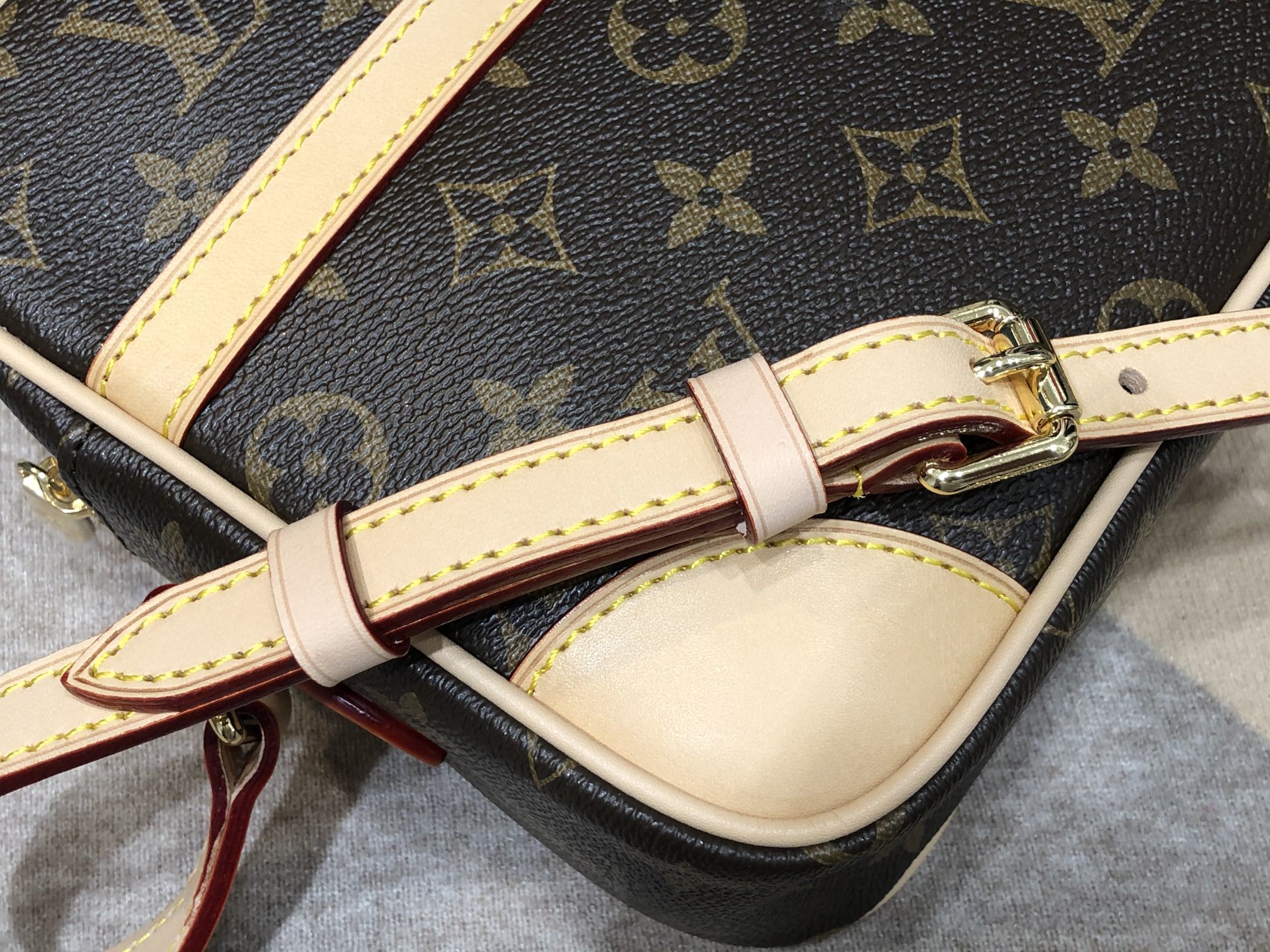 ルイヴィトン Louis Vuitton バッグ 実物の写真  N品スーパーコピー靴代引き可能国内発送後払い安全必ず届く信用できるサイト