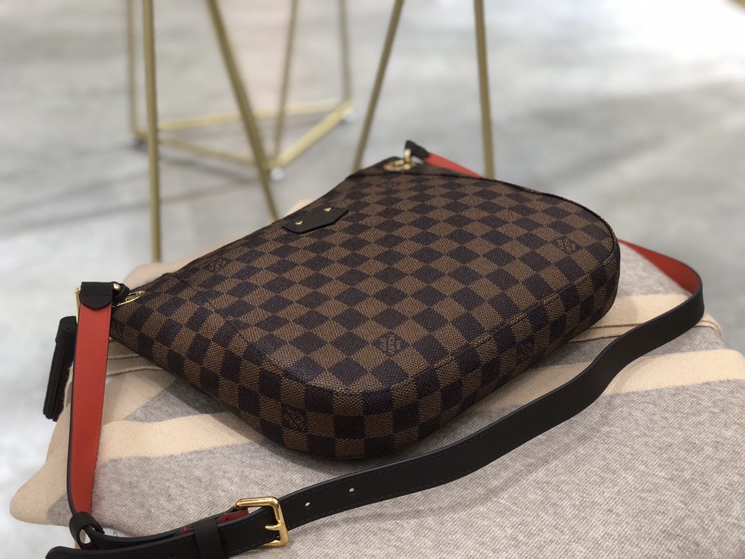 ルイヴィトン Louis Vuitton バッグ 実物の写真  N品スーパーコピー靴代引き可能国内発送後払い安全必ず届く信用できるサイト