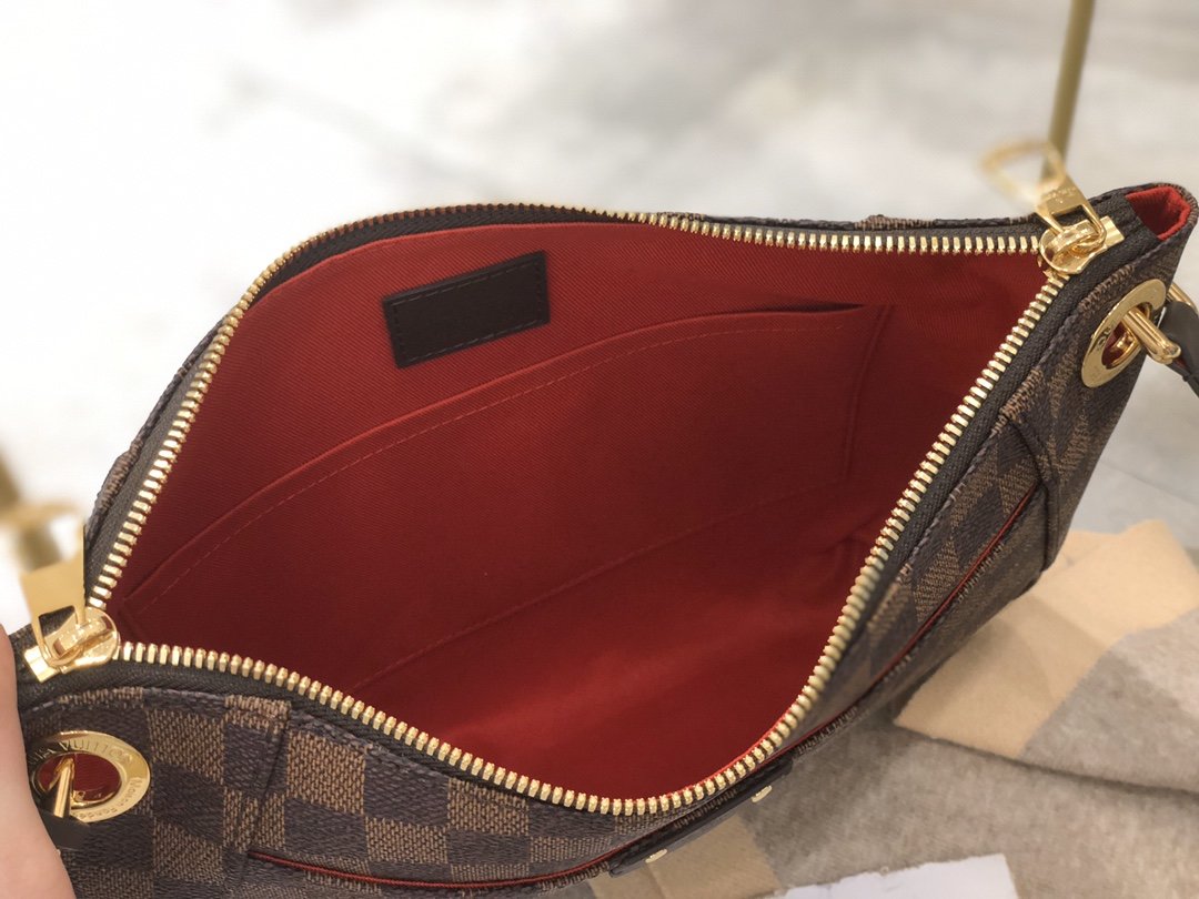 ルイヴィトン Louis Vuitton バッグ 実物の写真  N品スーパーコピー靴代引き可能国内発送後払い安全必ず届く信用できるサイト