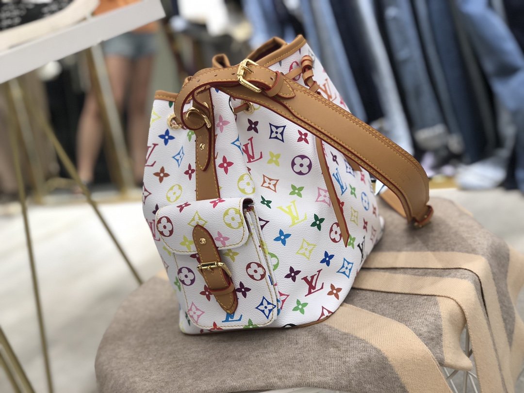 ルイヴィトン Louis Vuitton バッグ 実物の写真  N品スーパーコピー靴代引き可能国内発送後払い安全必ず届く信用できるサイト