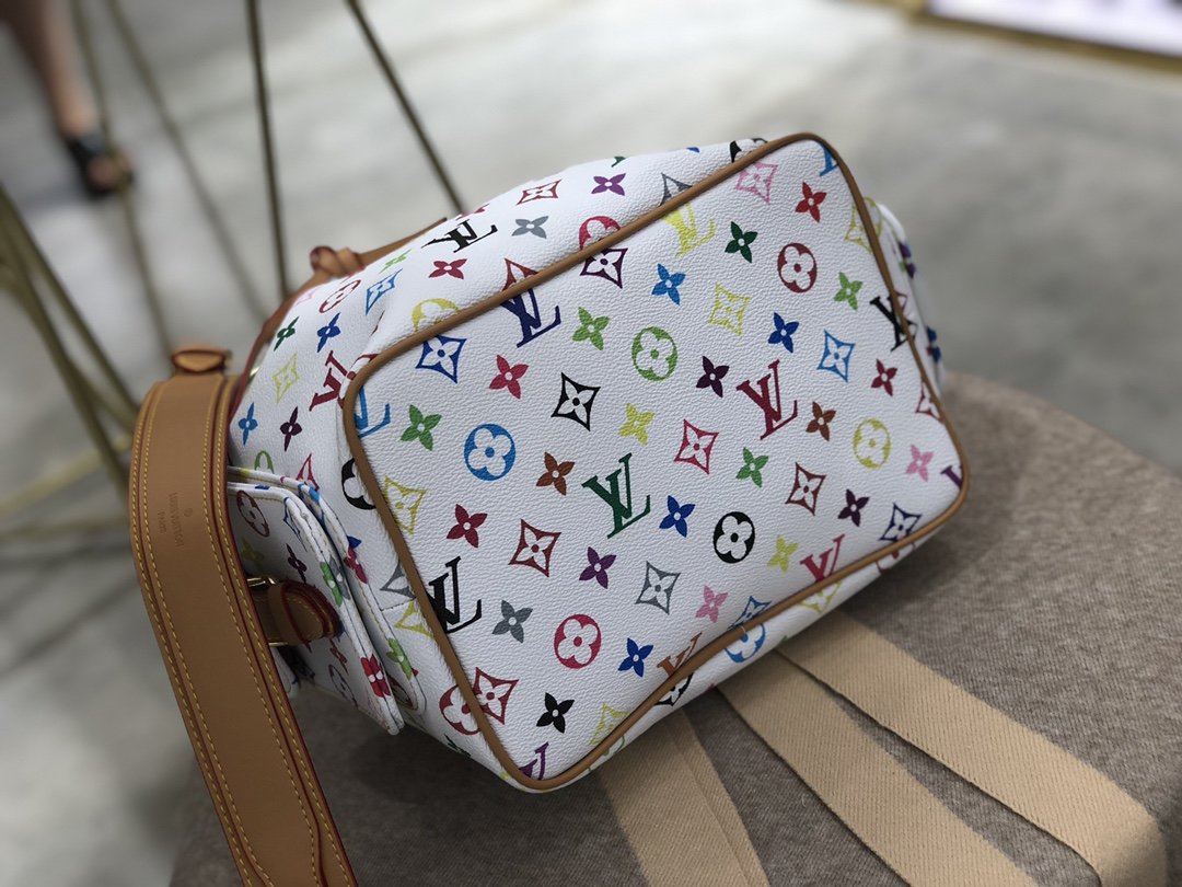 ルイヴィトン Louis Vuitton バッグ 実物の写真  N品スーパーコピー靴代引き可能国内発送後払い安全必ず届く信用できるサイト