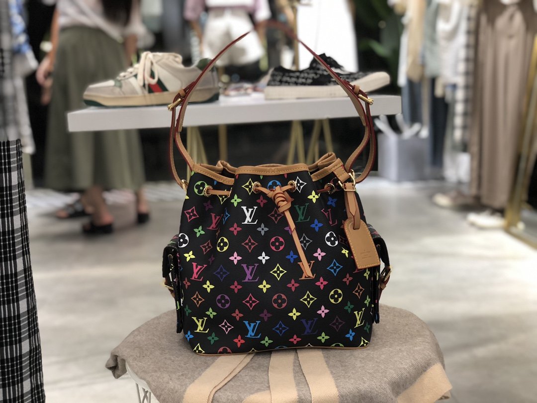 ルイヴィトン Louis Vuitton バッグ 実物の写真  N品スーパーコピー靴代引き可能国内発送後払い安全必ず届く信用できるサイト