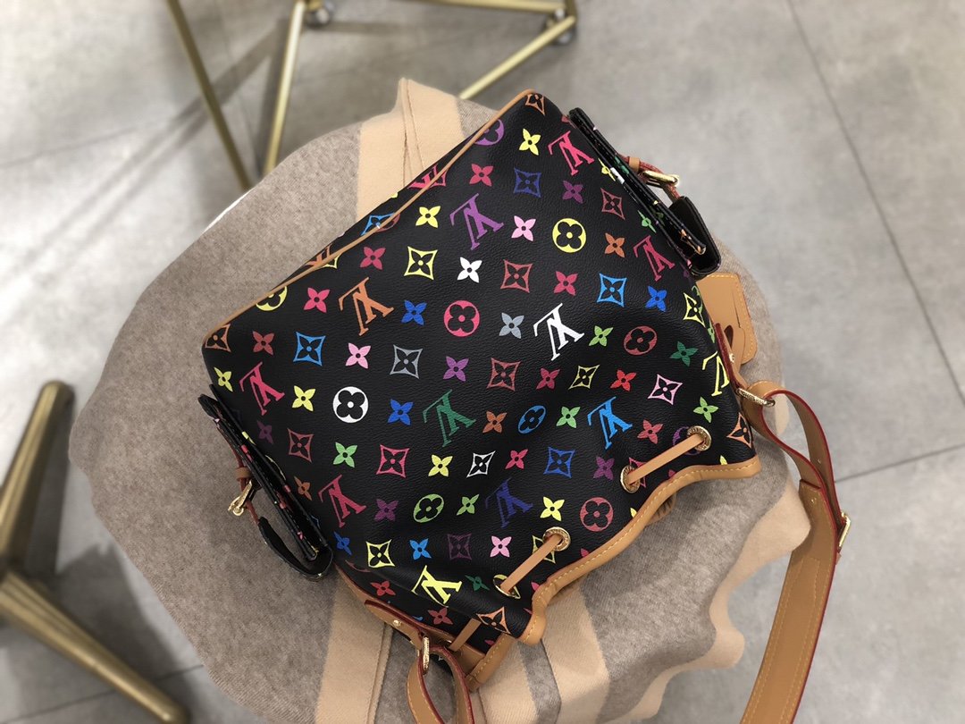 ルイヴィトン Louis Vuitton バッグ 実物の写真  N品スーパーコピー靴代引き可能国内発送後払い安全必ず届く信用できるサイト