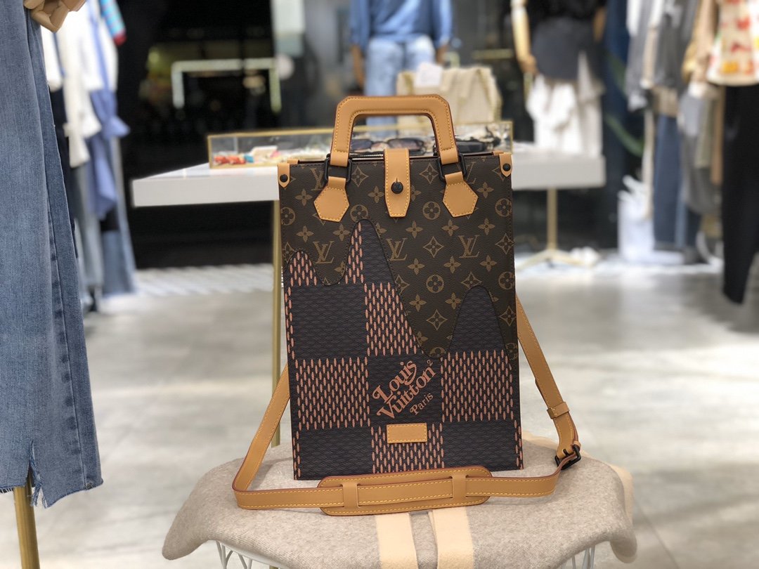 ルイヴィトン Louis Vuitton バッグ 実物の写真  N品スーパーコピー靴代引き可能国内発送後払い安全必ず届く信用できるサイト