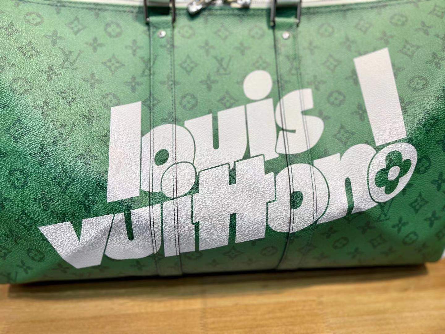 ルイヴィトン Louis Vuitton バッグ 実物の写真  N品スーパーコピーバッグ代引き可能国内発送後払い安全必ず届く信用できるサイト