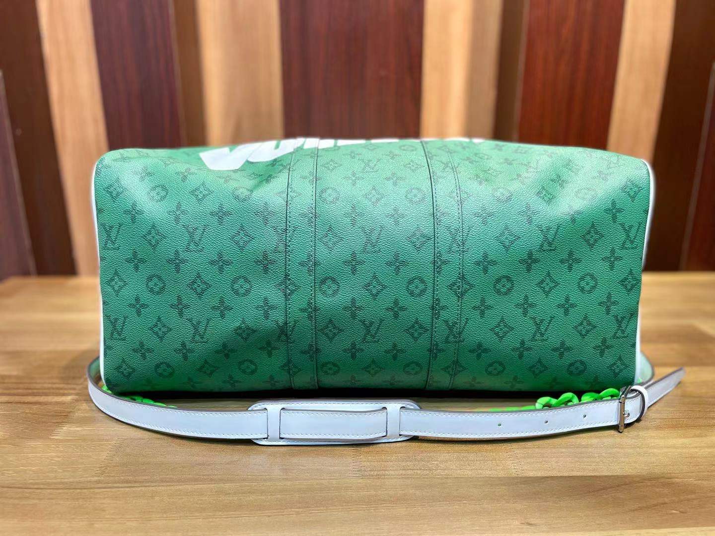 ルイヴィトン Louis Vuitton バッグ 実物の写真  N品スーパーコピーバッグ代引き可能国内発送後払い安全必ず届く信用できるサイト