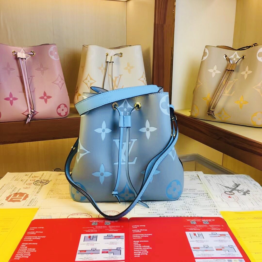 ルイヴィトン Louis Vuitton バッグ 実物の写真  N品スーパーコピーバッグ代引き可能国内発送後払い安全必ず届く信用できるサイト