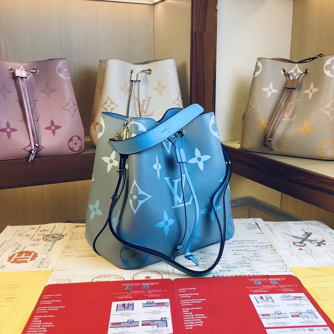 ルイヴィトン Louis Vuitton バッグ 実物の写真  N品スーパーコピーバッグ代引き可能国内発送後払い安全必ず届く信用できるサイト