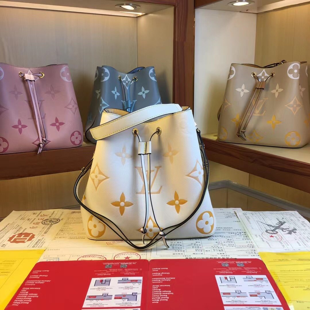 ルイヴィトン Louis Vuitton バッグ 実物の写真  N品スーパーコピーバッグ代引き可能国内発送後払い安全必ず届く信用できるサイト