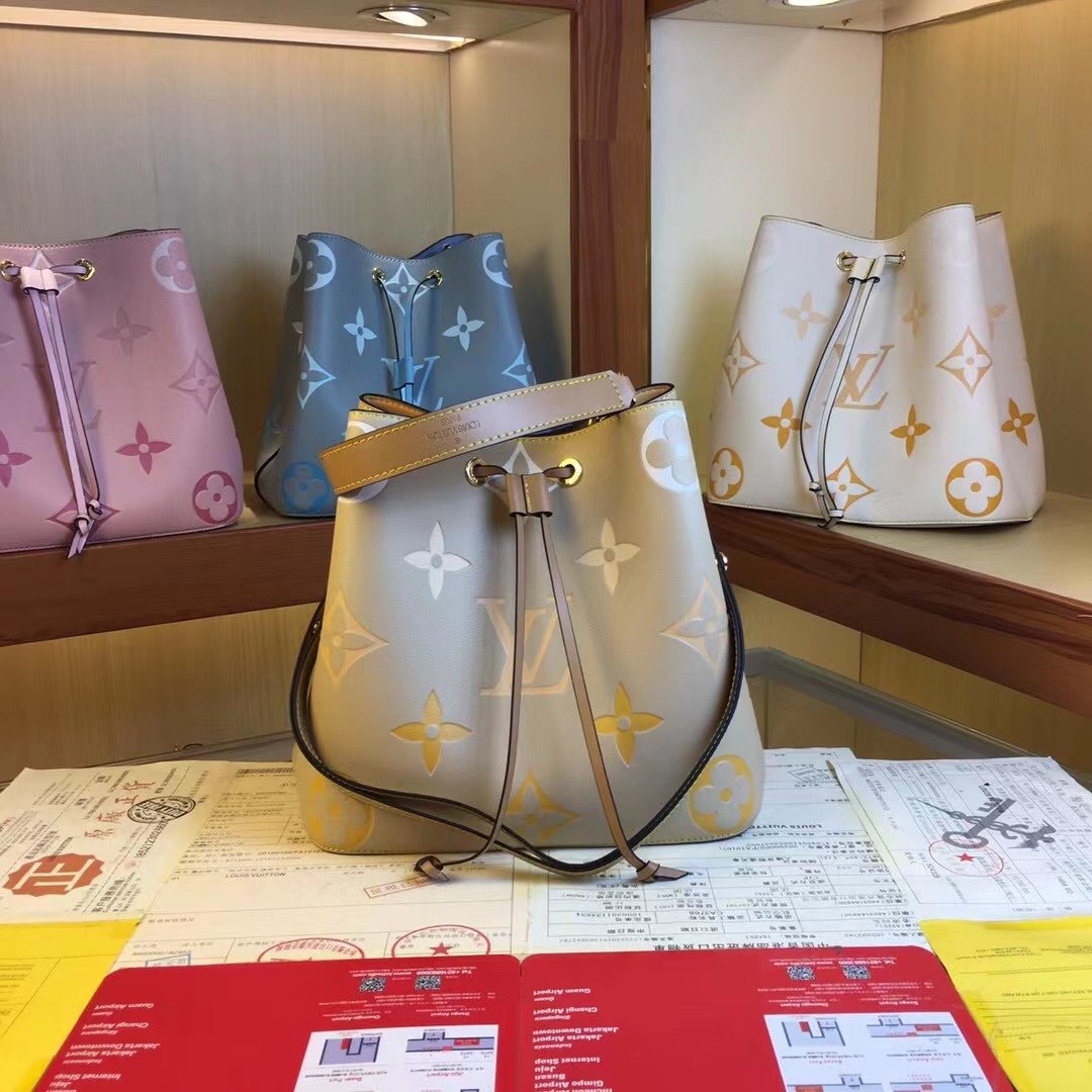 ルイヴィトン Louis Vuitton バッグ 実物の写真  N品スーパーコピーバッグ代引き可能国内発送後払い安全必ず届く信用できるサイト