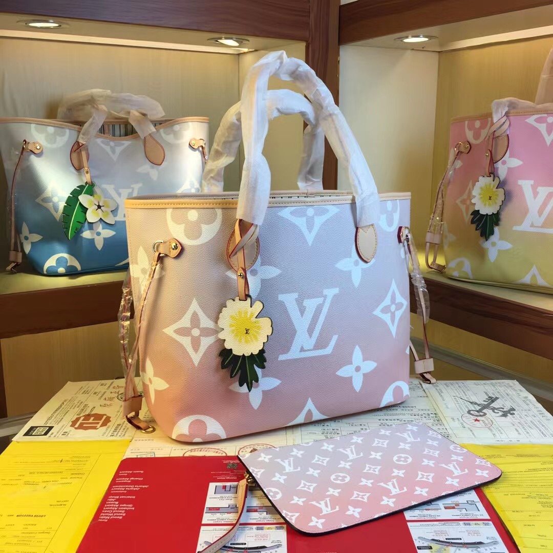 ルイヴィトン Louis Vuitton バッグ 実物の写真  N品スーパーコピーバッグ代引き可能国内発送後払い安全必ず届く信用できるサイト