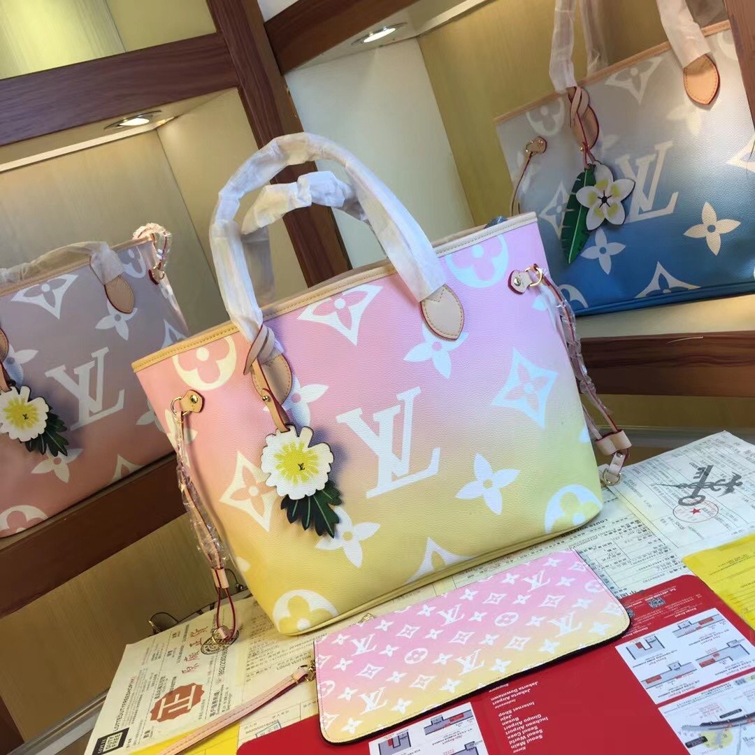 ルイヴィトン Louis Vuitton バッグ 実物の写真  N品スーパーコピーバッグ代引き可能国内発送後払い安全必ず届く信用できるサイト