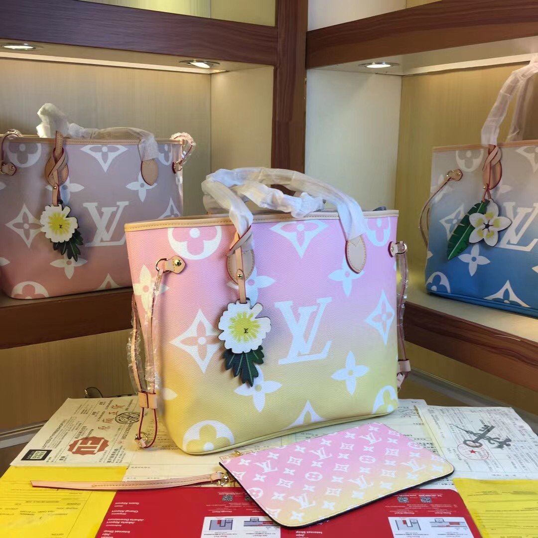 ルイヴィトン Louis Vuitton バッグ 実物の写真  N品スーパーコピーバッグ代引き可能国内発送後払い安全必ず届く信用できるサイト