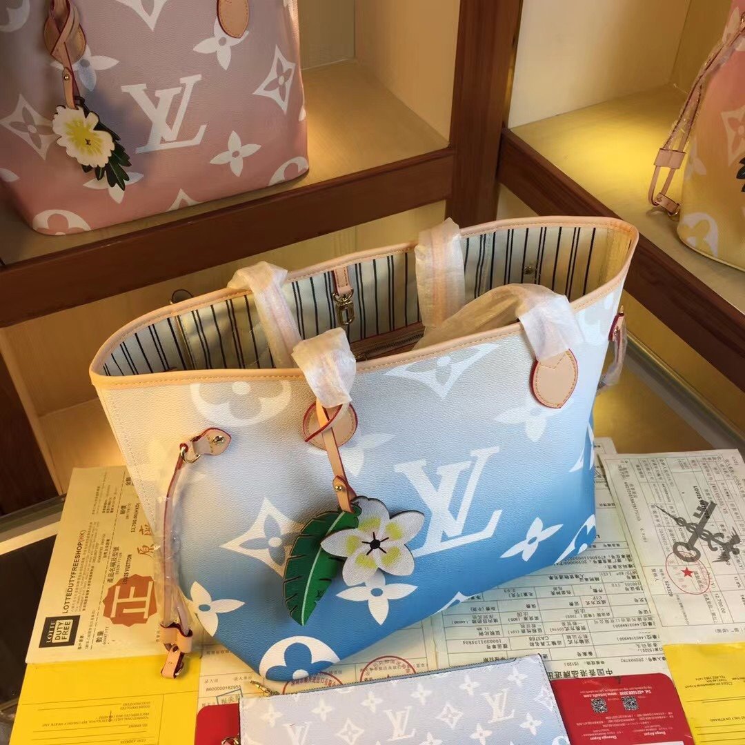 ルイヴィトン Louis Vuitton バッグ 実物の写真  N品スーパーコピーバッグ代引き可能国内発送後払い安全必ず届く信用できるサイト