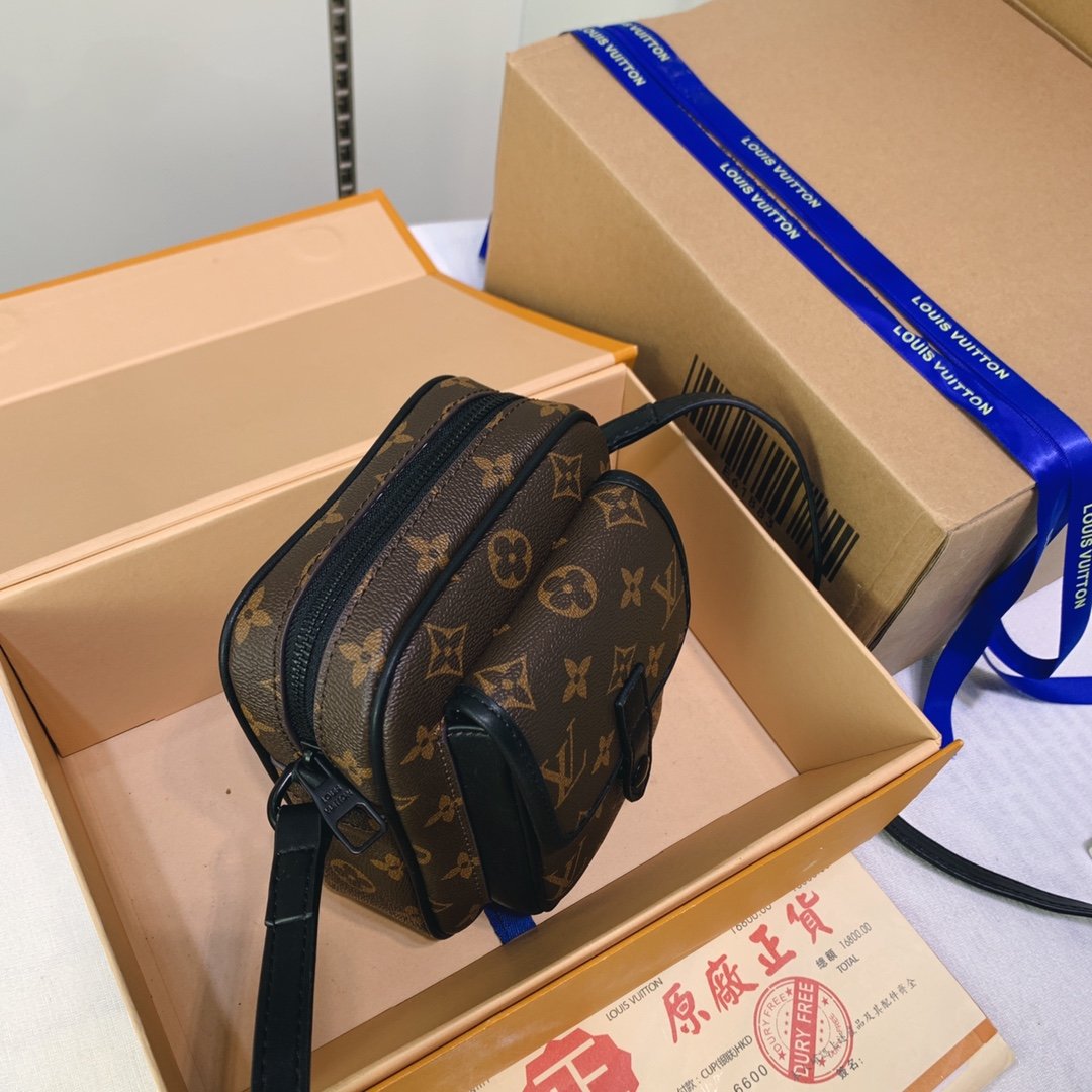 ルイヴィトン Louis Vuitton バッグ 実物の写真  N品スーパーコピーバッグ代引き可能国内発送後払い安全必ず届く信用できるサイト