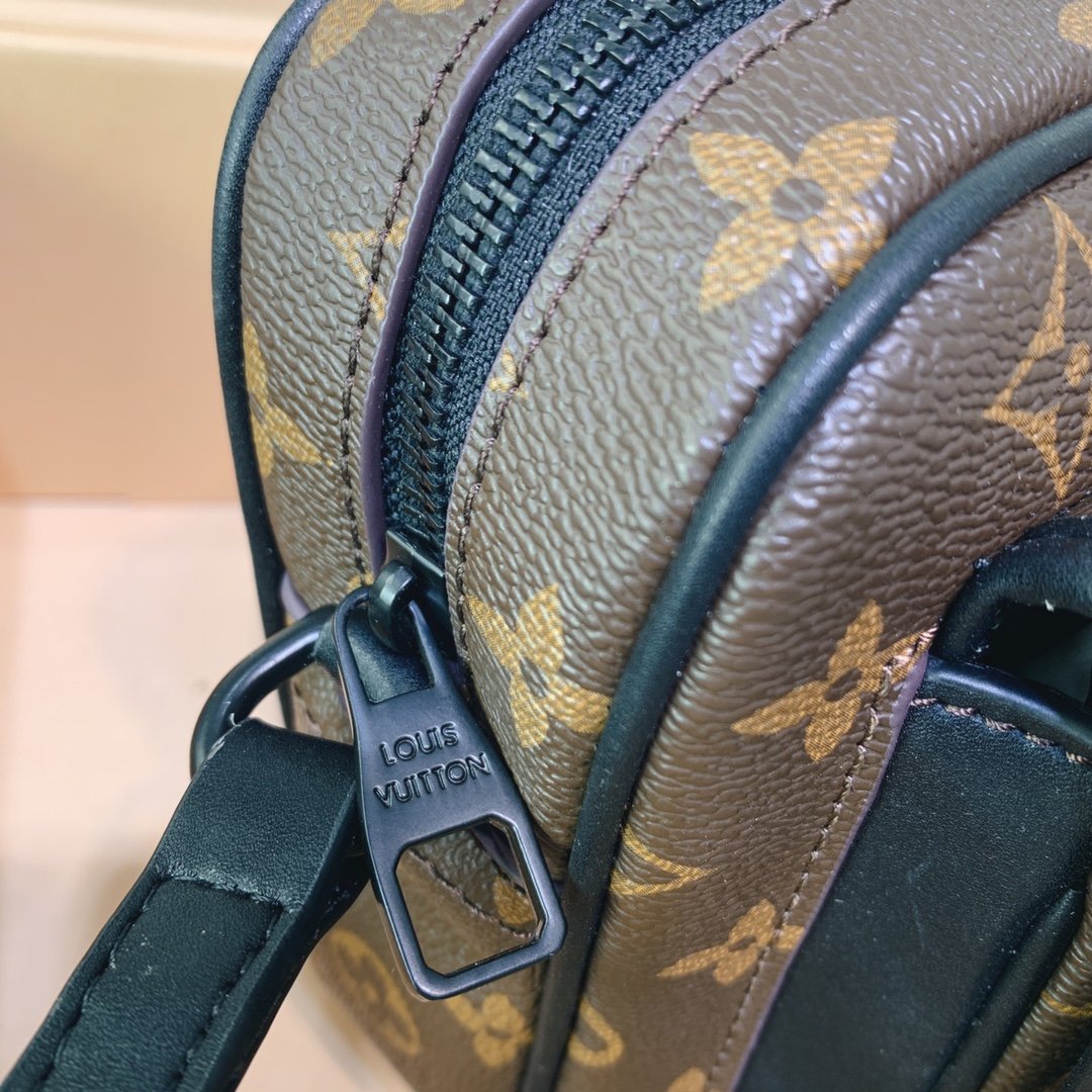 ルイヴィトン Louis Vuitton バッグ 実物の写真  N品スーパーコピーバッグ代引き可能国内発送後払い安全必ず届く信用できるサイト