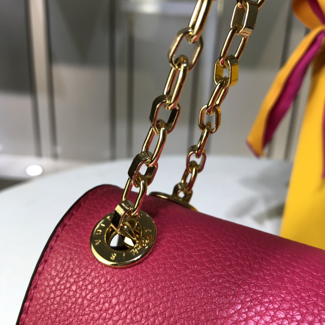 ルイヴィトン Louis Vuitton バッグ 実物の写真  N品スーパーコピーバッグ代引き可能国内発送後払い安全必ず届く信用できるサイト