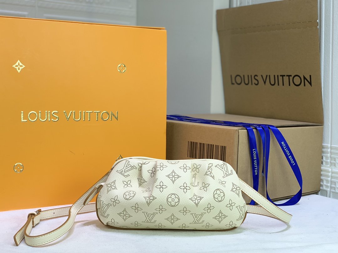 ルイヴィトン Louis Vuitton バッグ 実物の写真  N品スーパーコピーバッグ代引き可能国内発送後払い安全必ず届く信用できるサイト