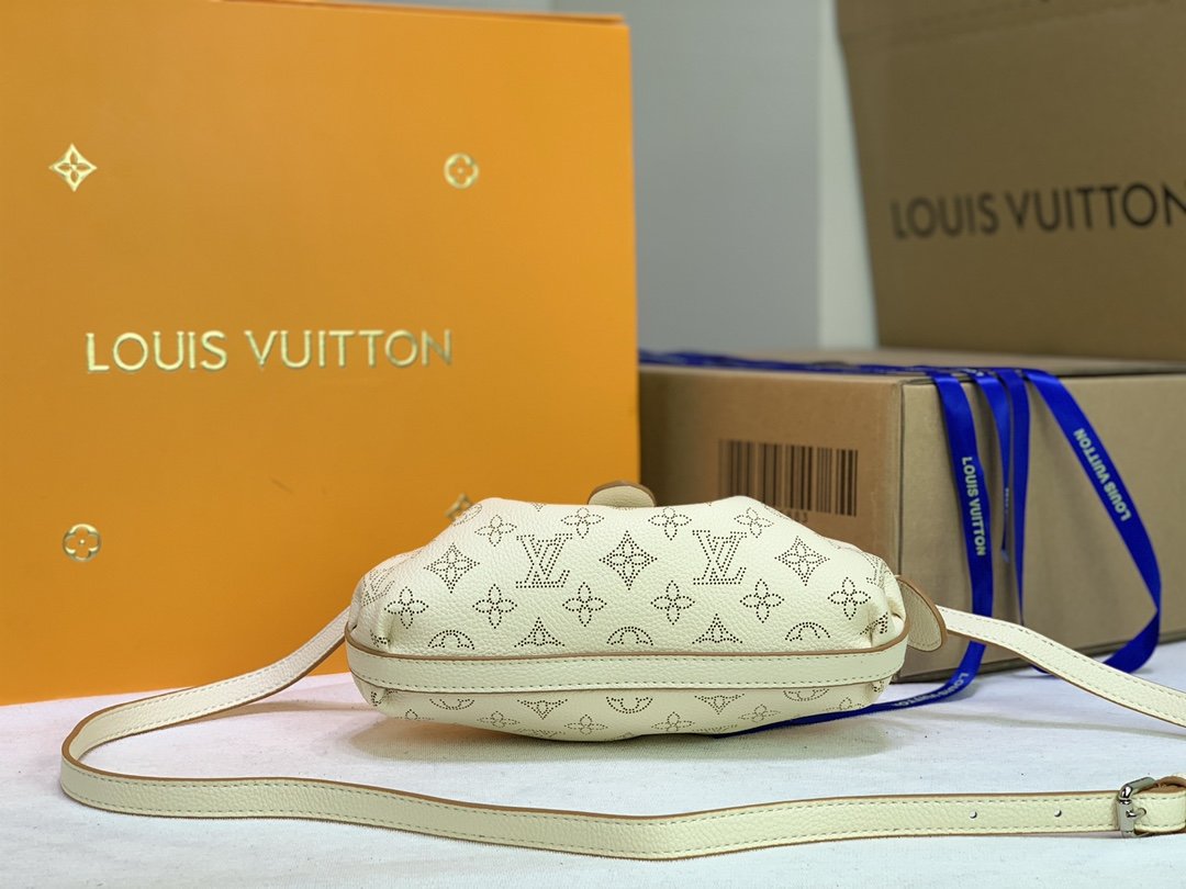 ルイヴィトン Louis Vuitton バッグ 実物の写真  N品スーパーコピーバッグ代引き可能国内発送後払い安全必ず届く信用できるサイト