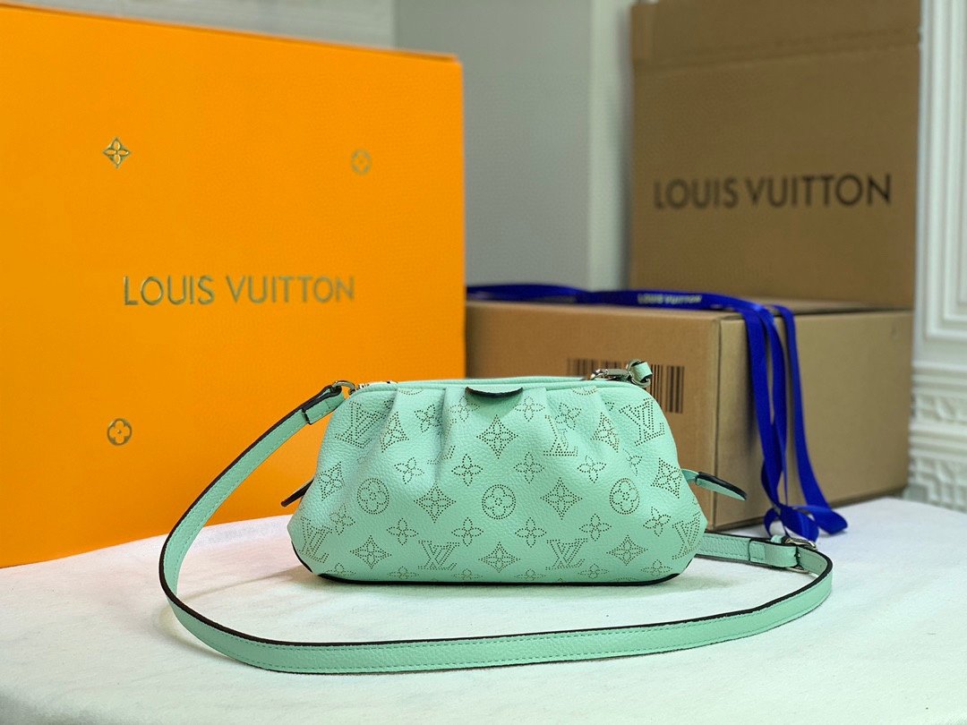 ルイヴィトン Louis Vuitton バッグ 実物の写真  N品スーパーコピーバッグ代引き可能国内発送後払い安全必ず届く信用できるサイト