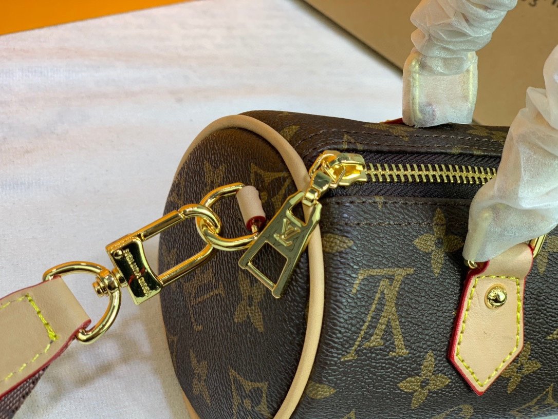 ルイヴィトン Louis Vuitton バッグ 実物の写真  N品スーパーコピーバッグ代引き可能国内発送後払い安全必ず届く信用できるサイト