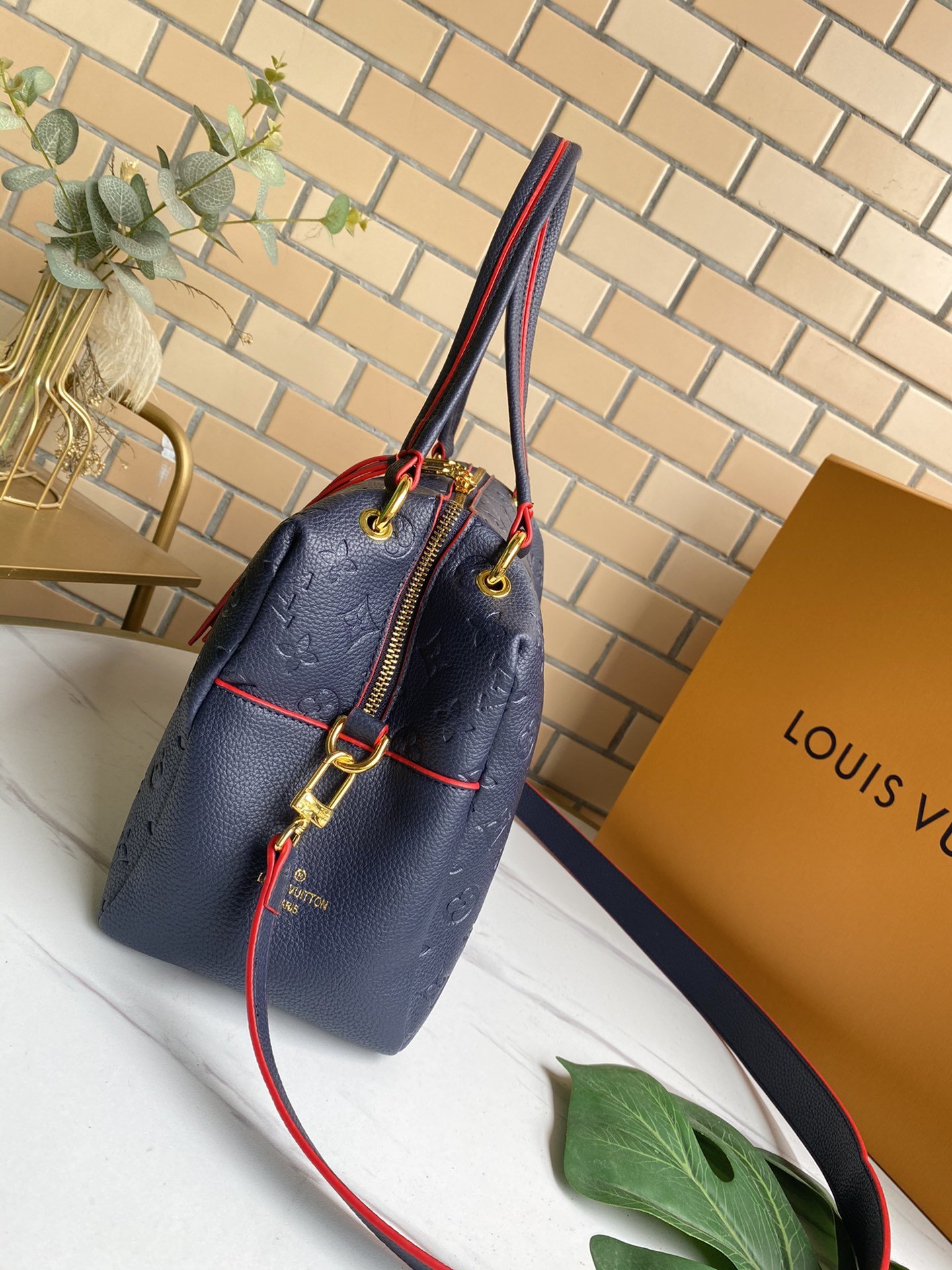 ルイヴィトン Louis Vuitton バッグ 実物の写真  N品スーパーコピーバッグ代引き可能国内発送後払い安全必ず届く信用できるサイト