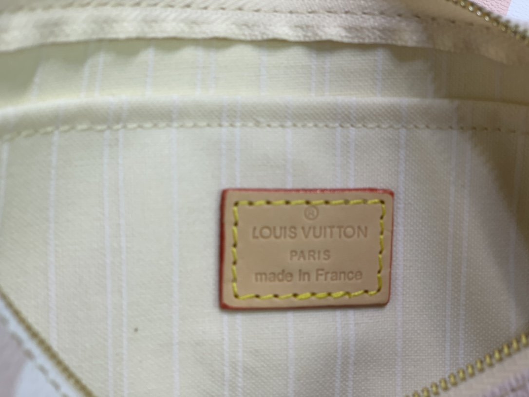 ルイヴィトン Louis Vuitton バッグ 実物の写真  N品スーパーコピーバッグ代引き可能国内発送後払い安全必ず届く信用できるサイト