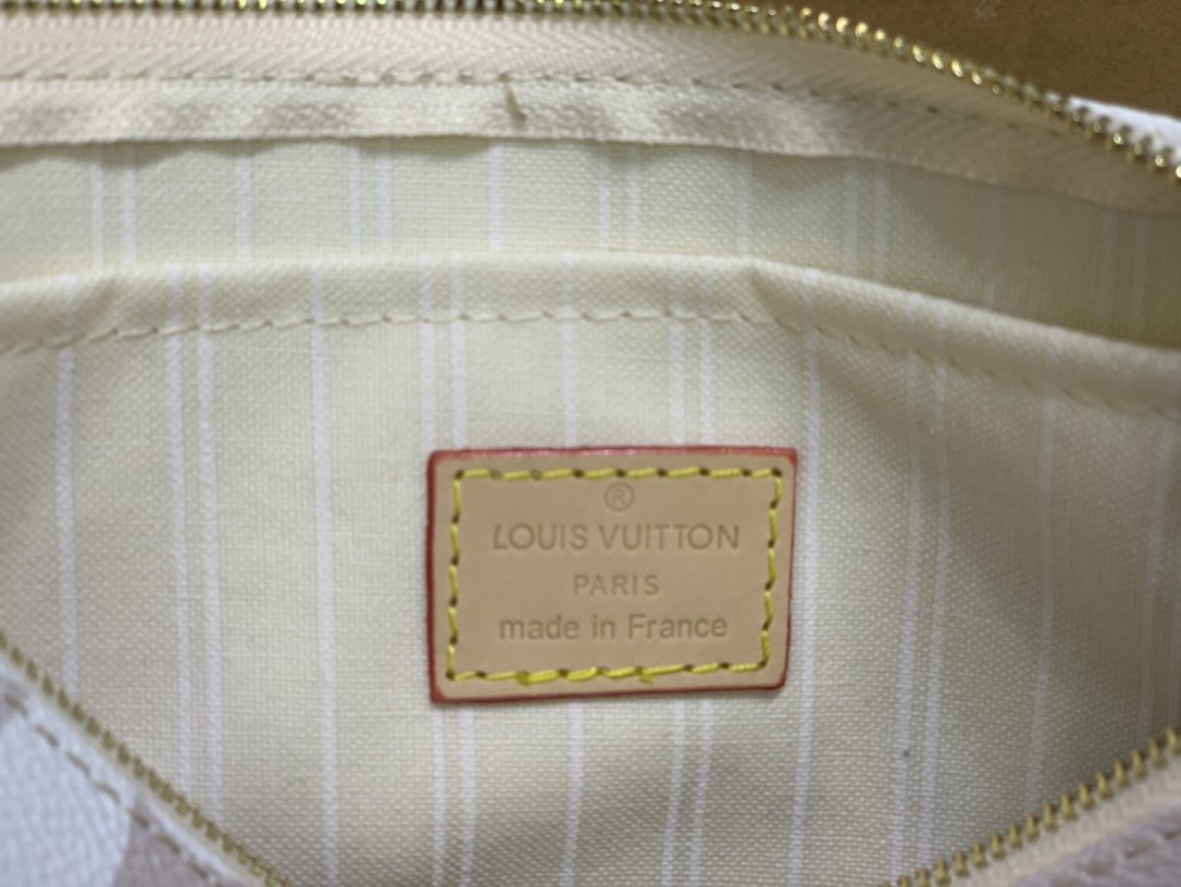 ルイヴィトン Louis Vuitton バッグ 実物の写真  N品スーパーコピーバッグ代引き可能国内発送後払い安全必ず届く信用できるサイト