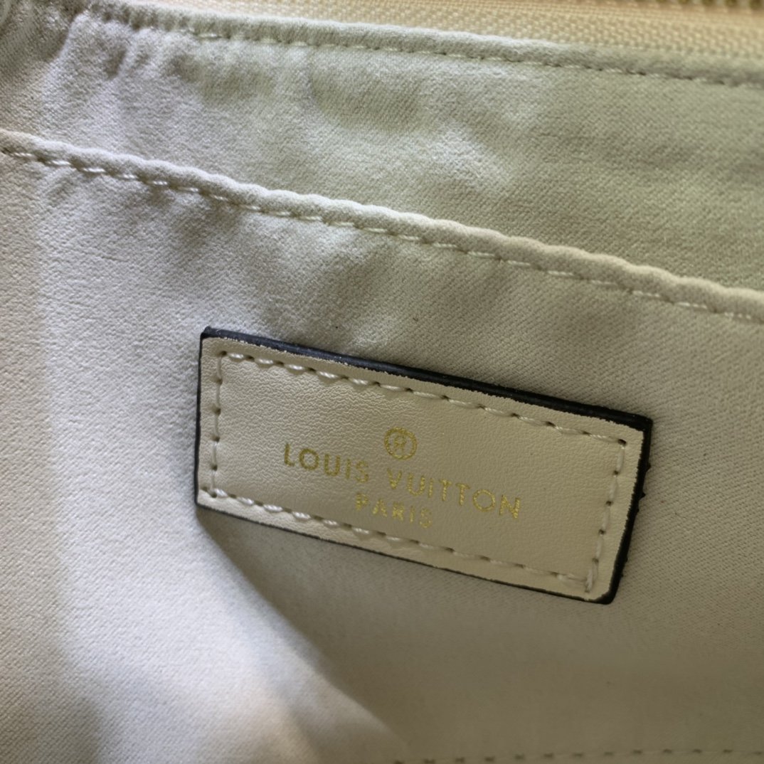 ルイヴィトン Louis Vuitton バッグ 実物の写真  N品スーパーコピーバッグ代引き可能国内発送後払い安全必ず届く信用できるサイト