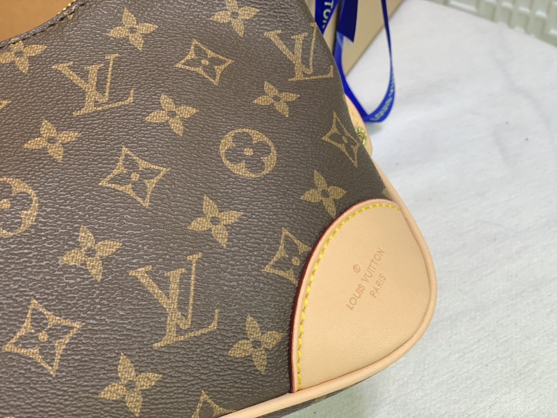 ルイヴィトン Louis Vuitton バッグ 実物の写真  N品スーパーコピーバッグ代引き可能国内発送後払い安全必ず届く信用できるサイト