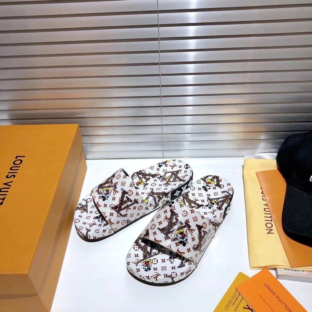 上質 大人気 ルイヴィトン Louis Vuitton サンダル 実物の写真 N品スーパーコピー代引き可能国内発送後払い安全必ず届く信用できるサイト